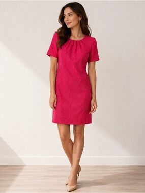 St. John Fuchsia Textured Knit Wool Blend Shift Dress Size 4 Cocktail Luxury